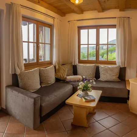 施瓦兹拉特霍夫旅馆 *