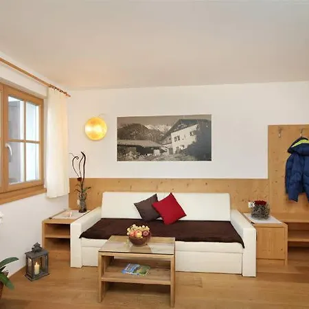 Schwarzplatterhof 아파트 메라노