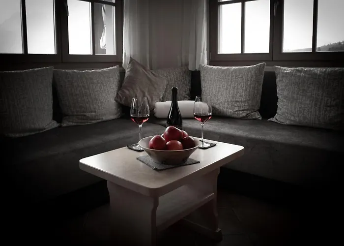 Schwarzplatterhof * Merano